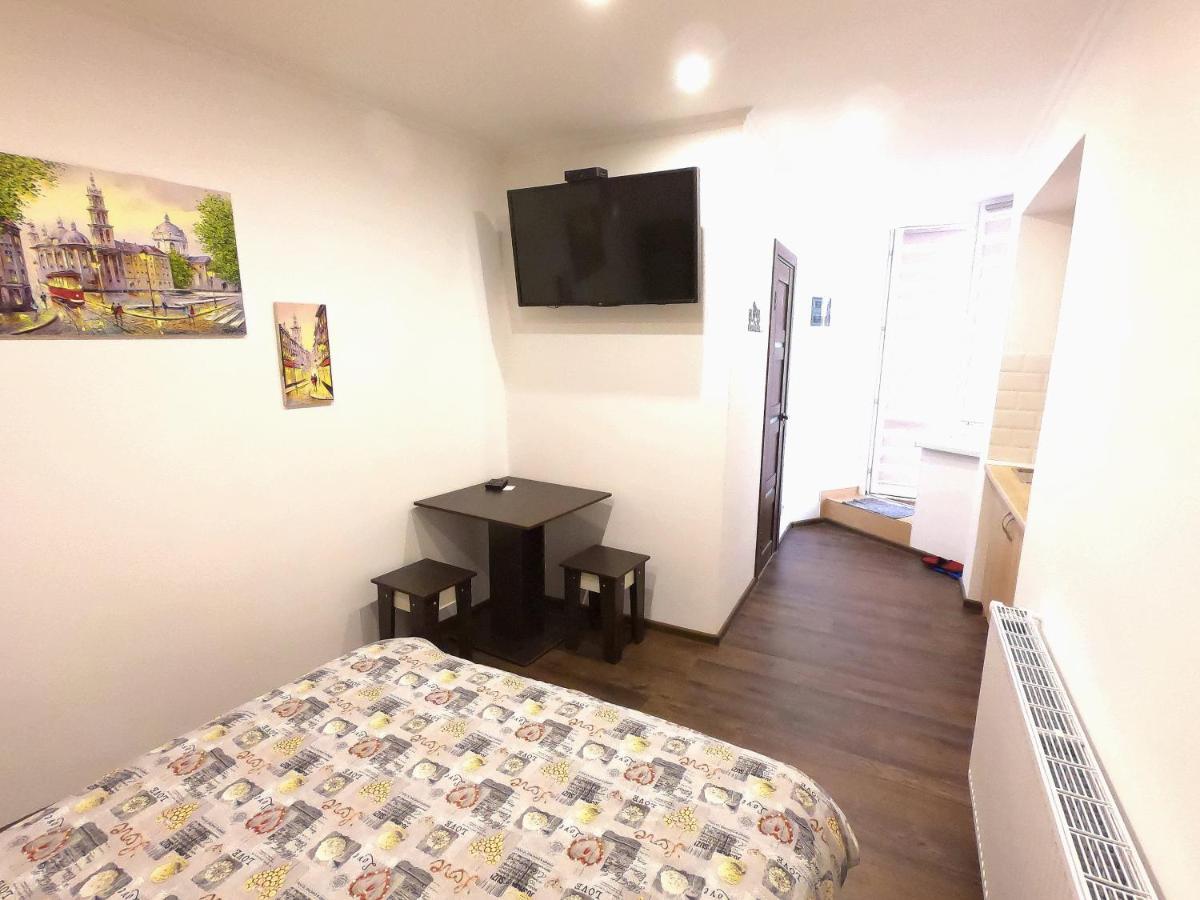 Style And Smart Apartment Lviv Bagian luar foto